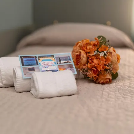 Loggia Delle Mercanzie * Brescia