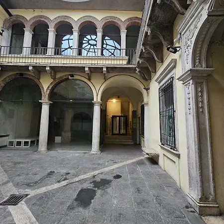 Loggia Delle Mercanzie